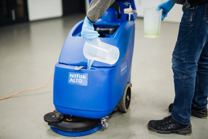 Přípravek na čištění a mytí podlah Koch Cosmo Clean 11 kg-6
