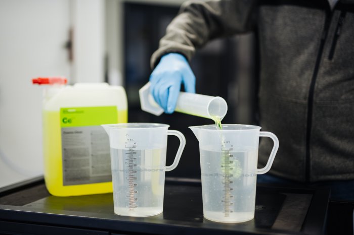 Přípravek na čištění a mytí podlah Koch Cosmo Clean 22 kg-5