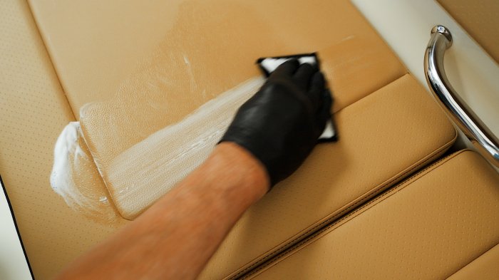 Čistič na vinyl a kůži Koch Allround Leather Cleaner 1 l č.522001-1